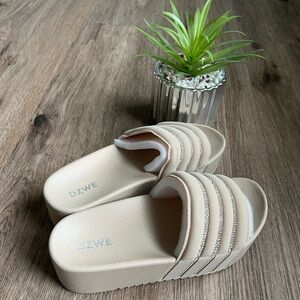 NEW Dzwe high sandals color cream size 6.5